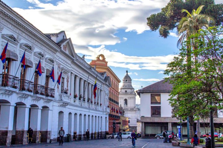 casa-el-eden-entorno-quito-plaza-grande-3.jpg